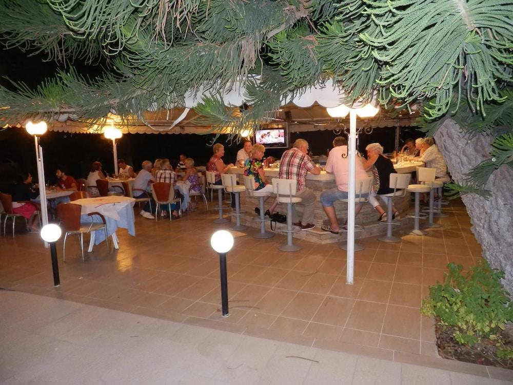Paleos Hotel Apartments Ialysos  Esterno foto