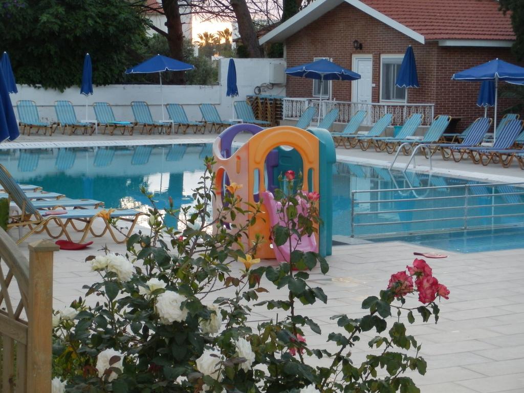 Paleos Hotel Apartments Ialysos  Esterno foto